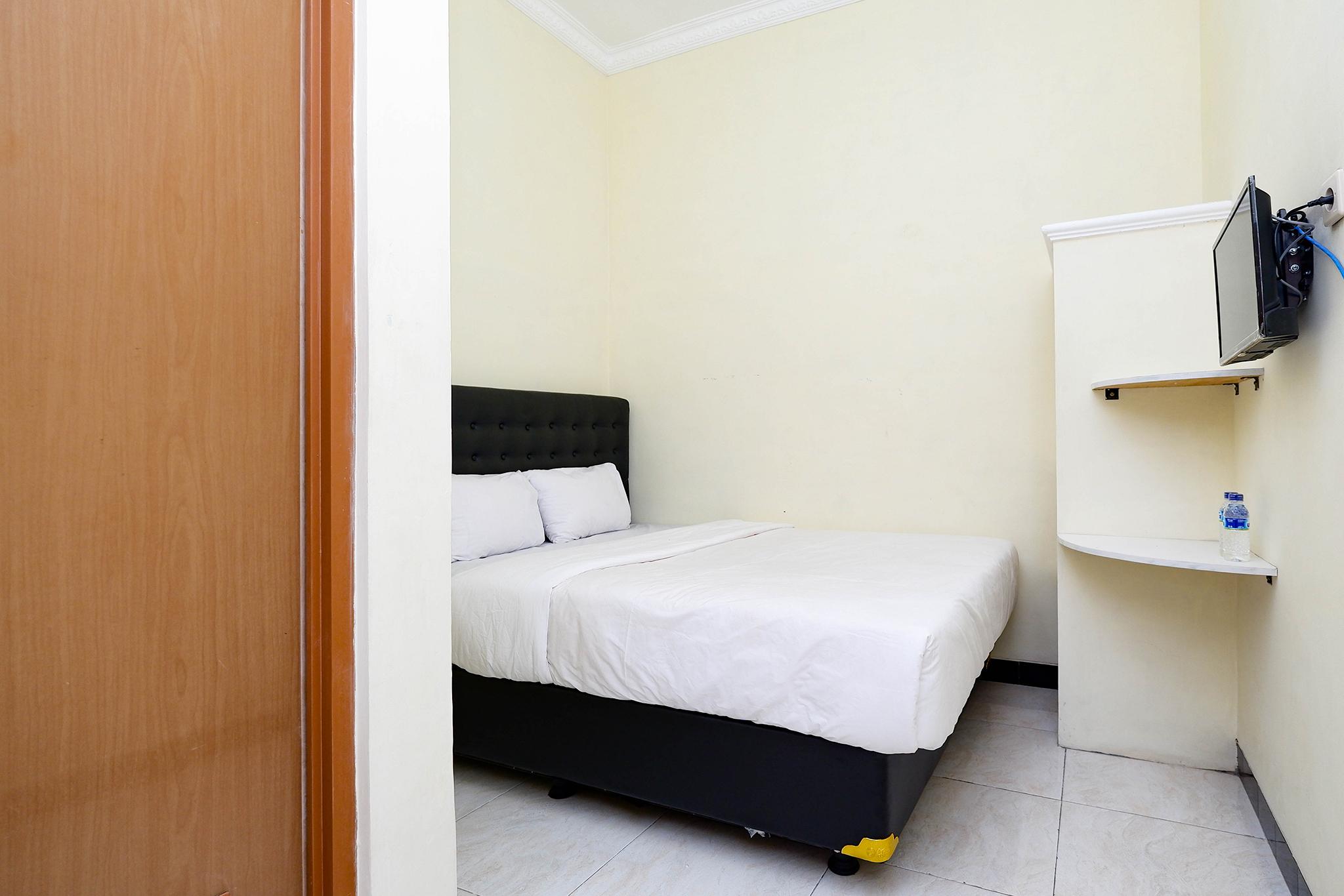 Super Oyo Capital O 2258 Santana Syariah Guest House Kartosuro Buitenkant foto