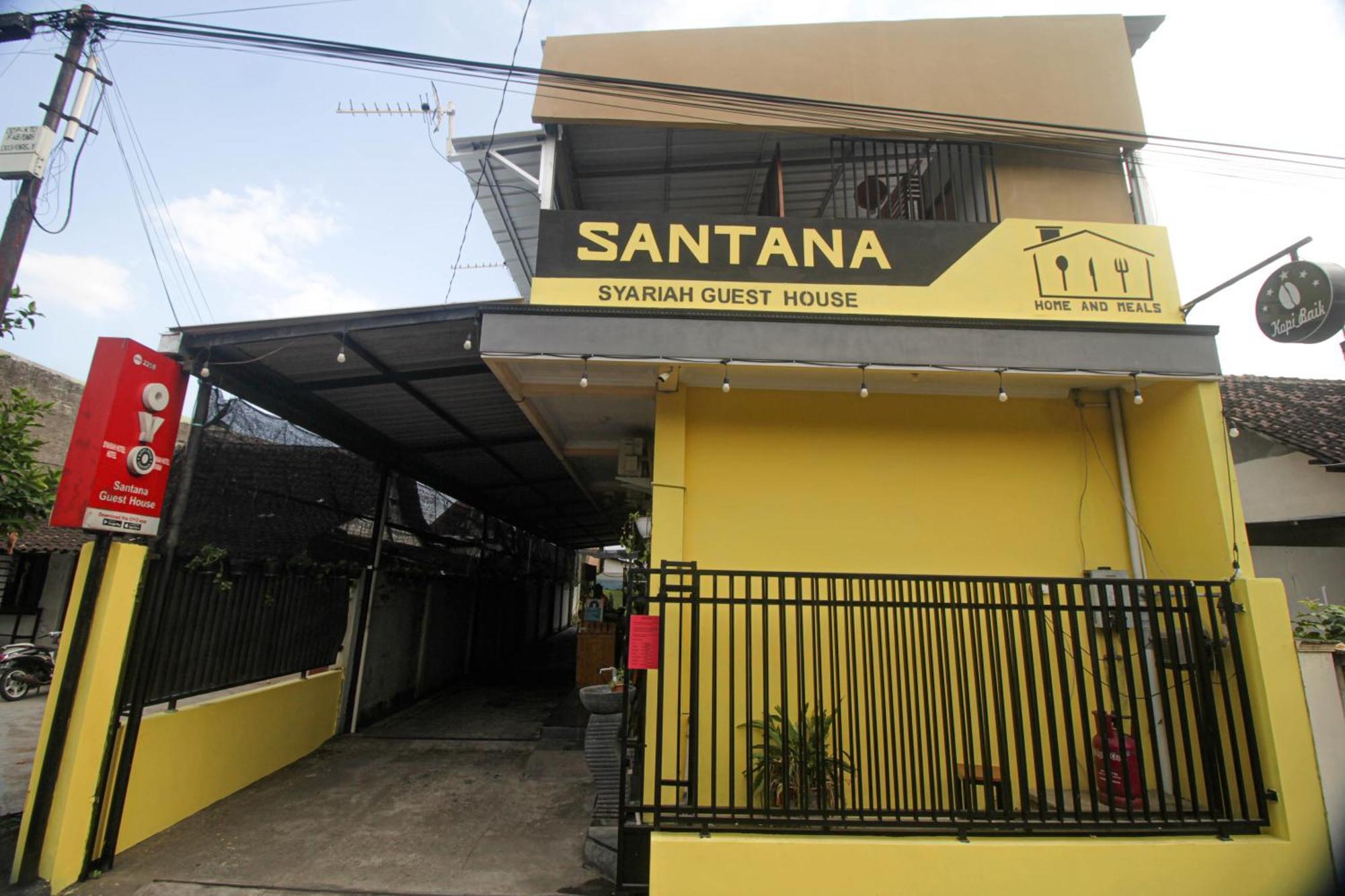 Super Oyo Capital O 2258 Santana Syariah Guest House Kartosuro Buitenkant foto