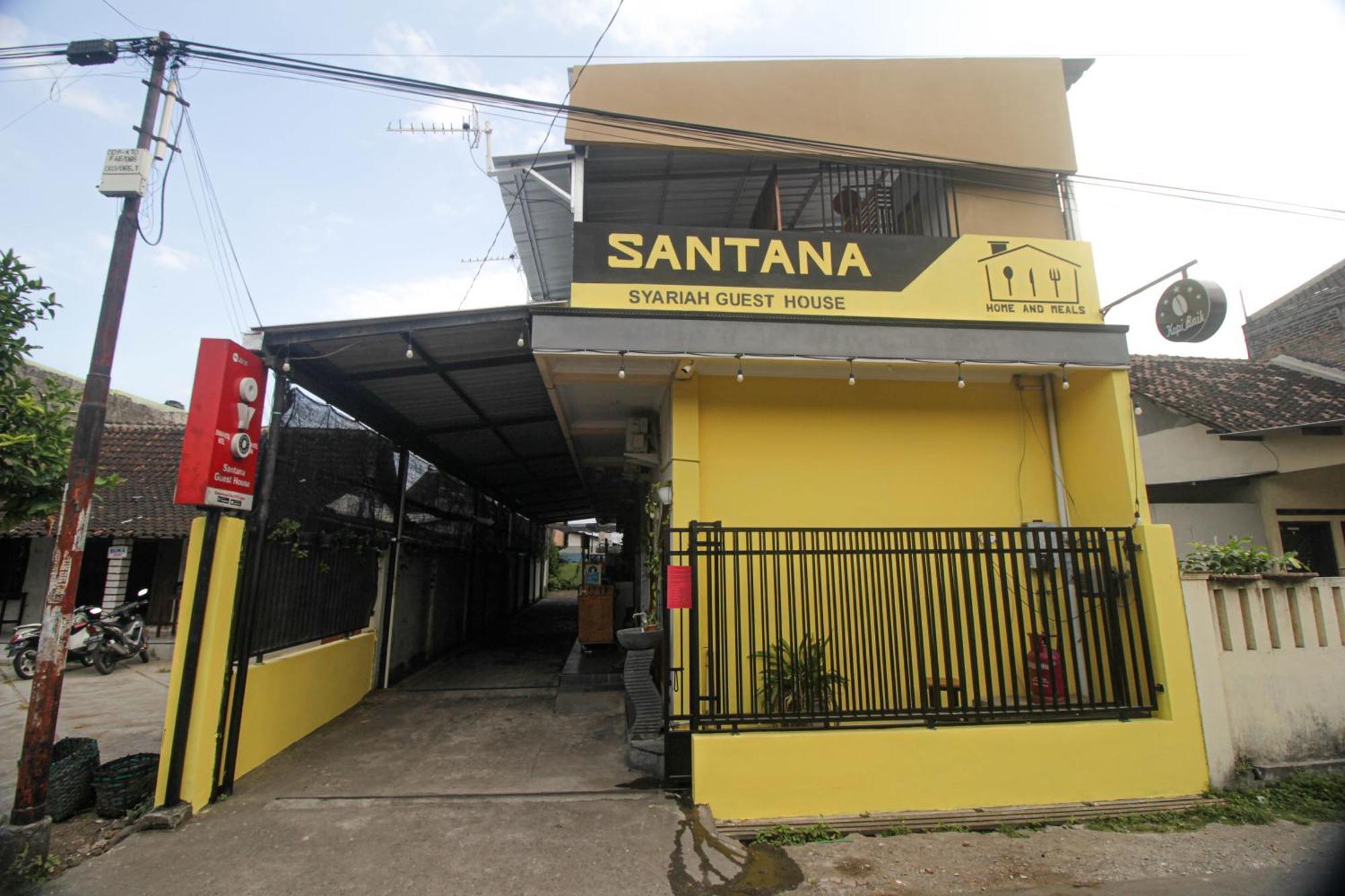 Super Oyo Capital O 2258 Santana Syariah Guest House Kartosuro Buitenkant foto