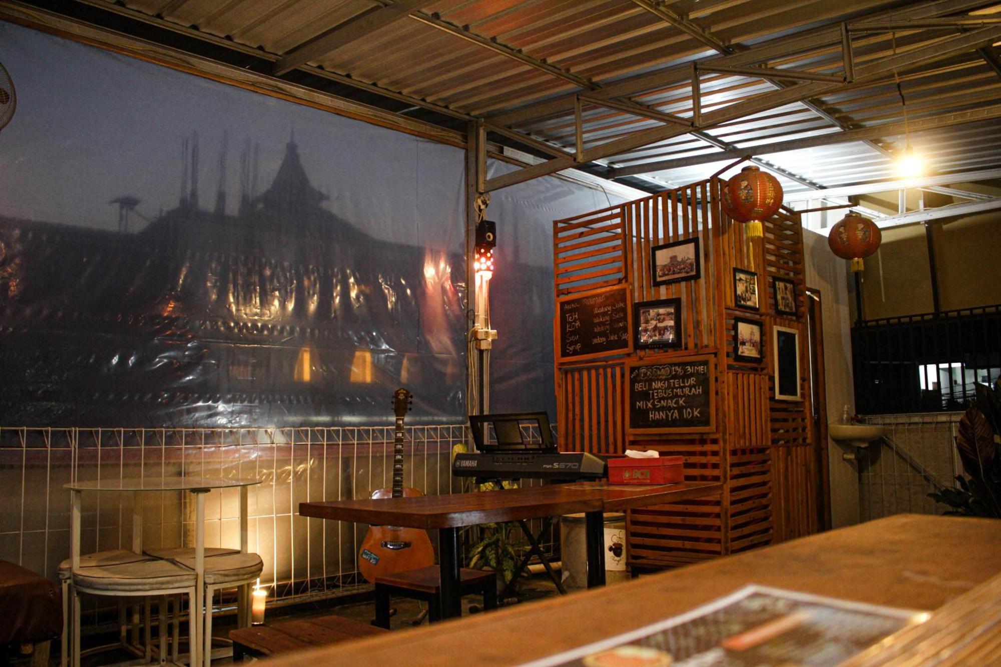 Super Oyo Capital O 2258 Santana Syariah Guest House Kartosuro Buitenkant foto